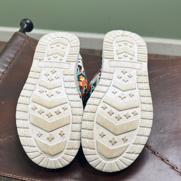 3 pair canvas slip-ons 10 - Picture 16 of 16